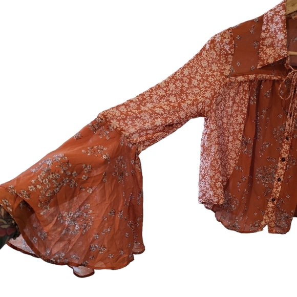 Free People bohemian blouse floral print button-up bell sleeves flowy feminine - Picture 6 of 11